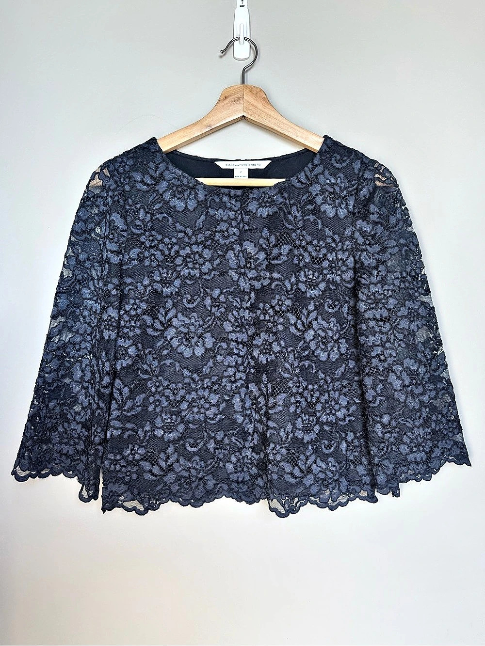 Diane von Furstenberg Floral Lace Blouse in Black Size 2 Like New